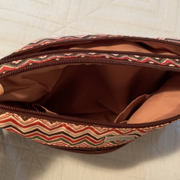 Baggallini large crossbody - Picture 8 of 9